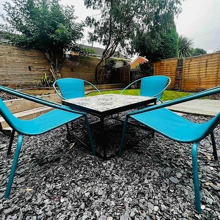 Entire Modern House In Tamworth - 2 Double Beds + Free Parking Villa Exteriör bild