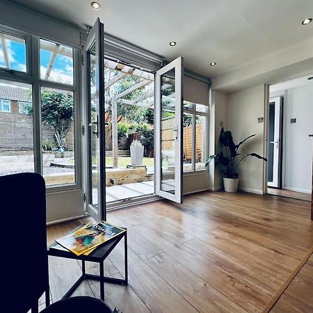 Entire Modern House In Tamworth - 2 Double Beds + Free Parking Villa Exteriör bild