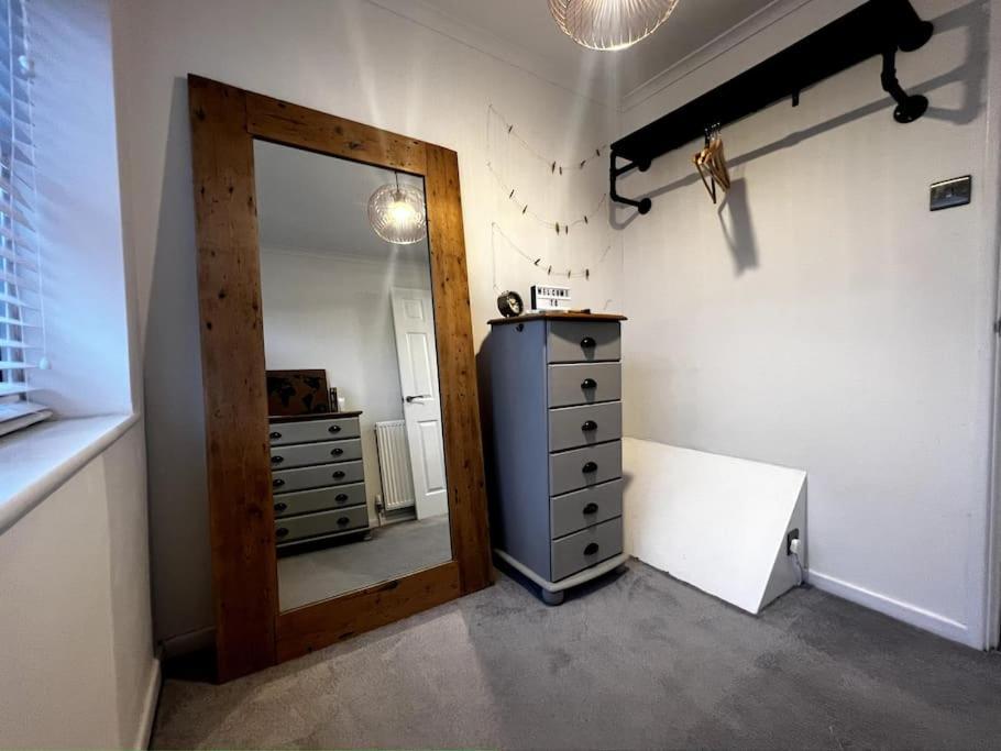 Entire Modern House In Tamworth - 2 Double Beds + Free Parking Villa Exteriör bild