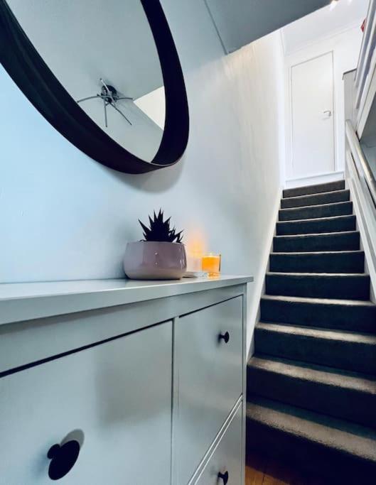 Entire Modern House In Tamworth - 2 Double Beds + Free Parking Villa Exteriör bild