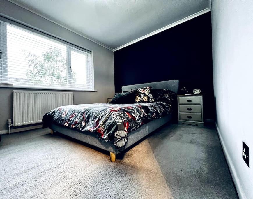 Entire Modern House In Tamworth - 2 Double Beds + Free Parking Villa Exteriör bild